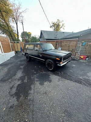 Jeep-Cherokee-1975-2