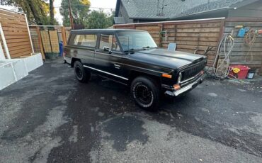 Jeep-Cherokee-1975-2