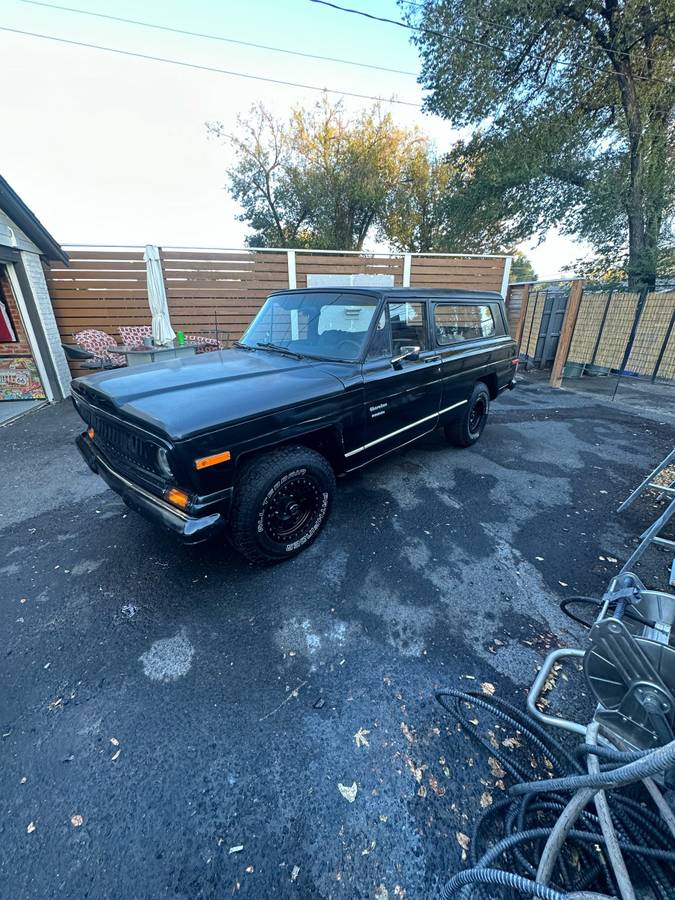 Jeep-Cherokee-1975-4