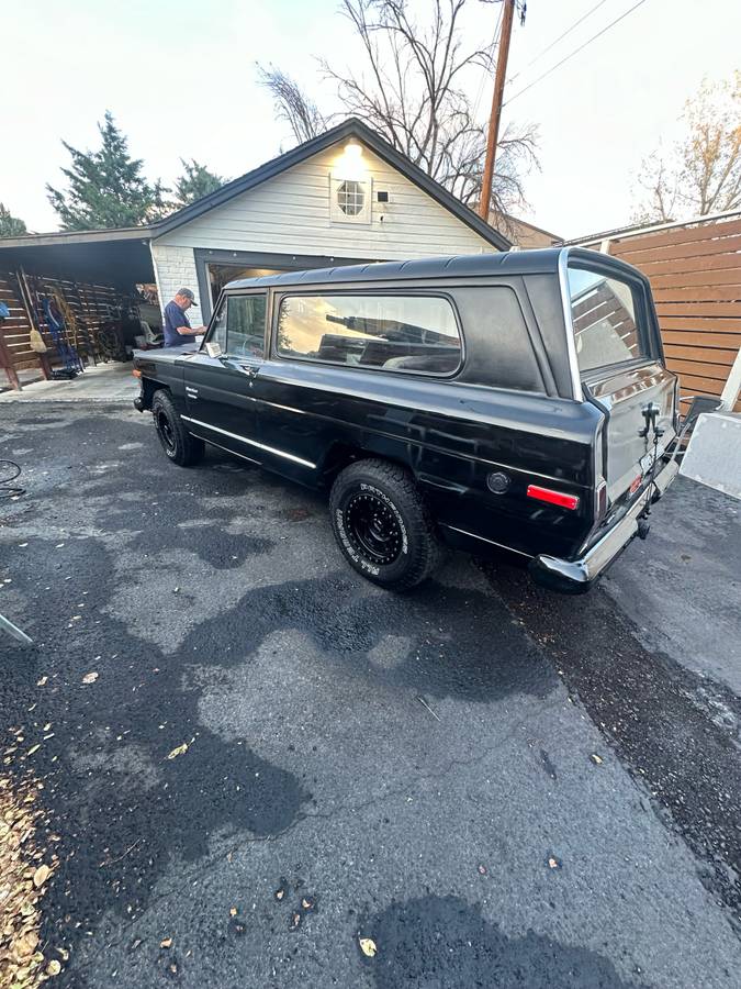 Jeep-Cherokee-1975-5