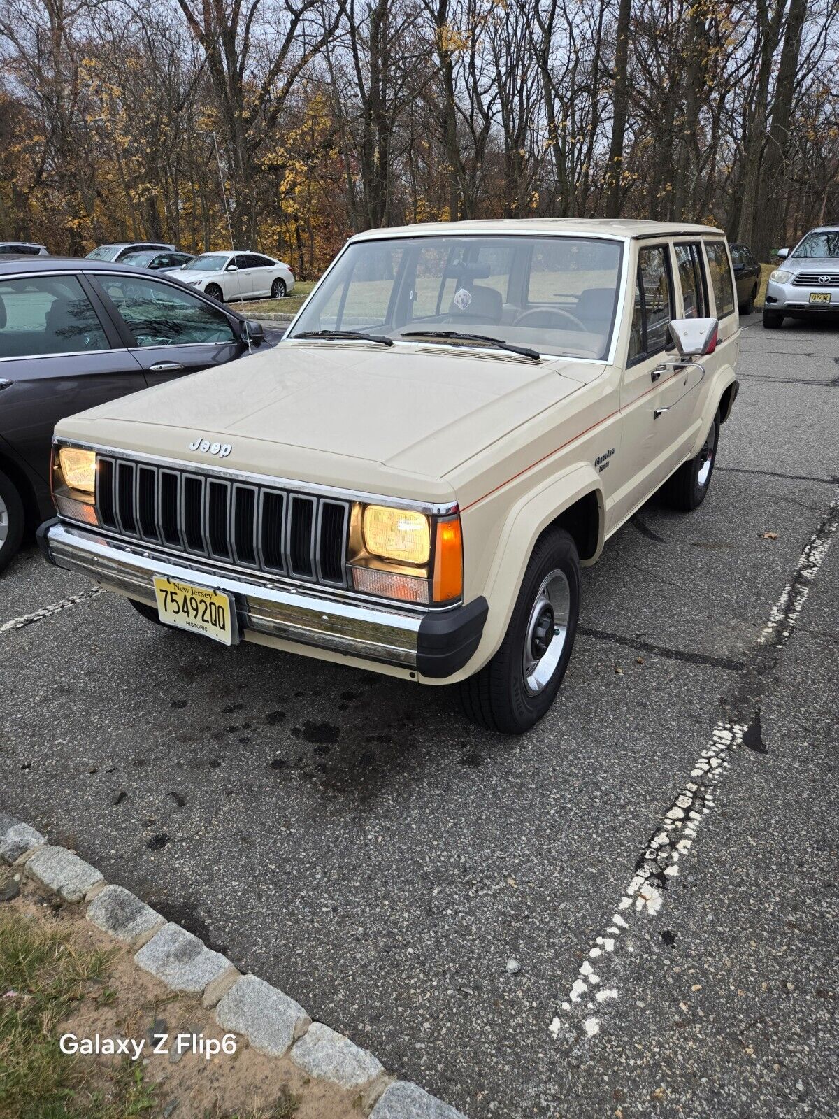 Jeep-Cherokee-SUV-1984-3