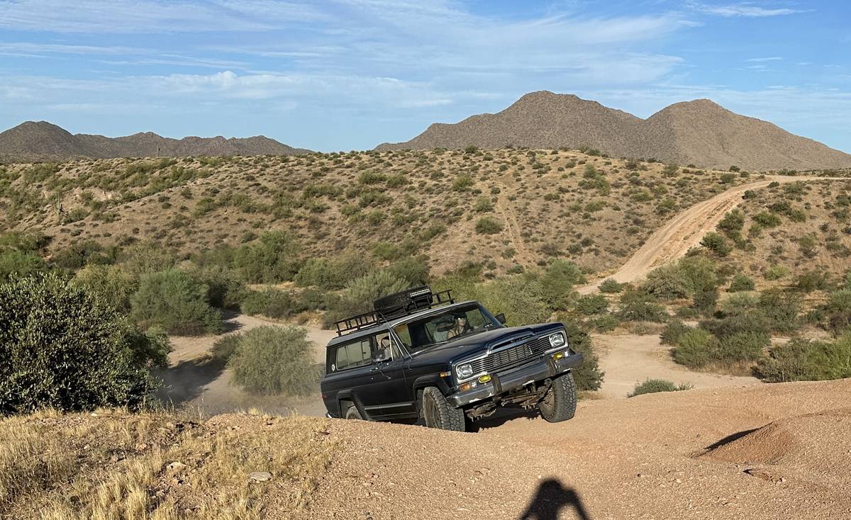 Jeep-Cherokee-chief-1979-3