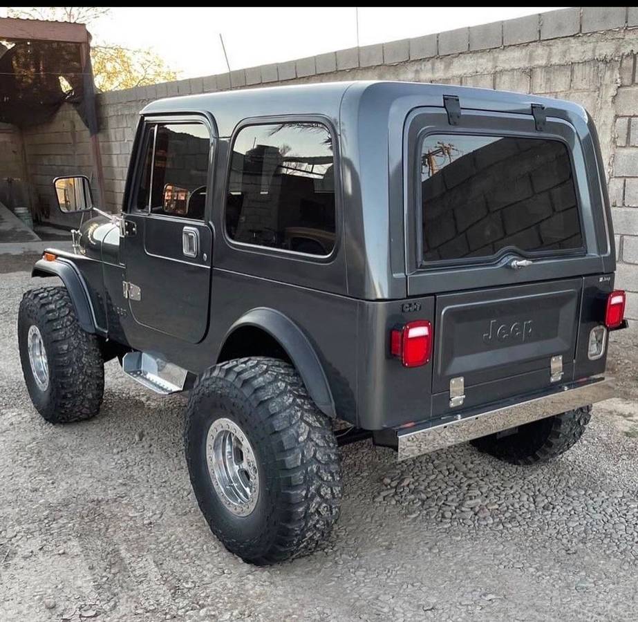 Jeep-Cj-7-1981-7