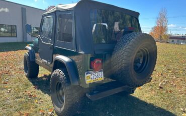 Jeep-Cj-7-1983-4