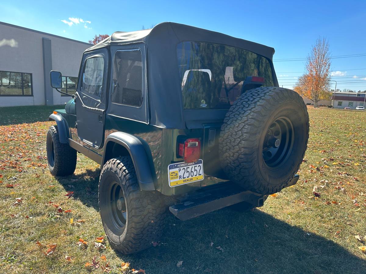 Jeep-Cj-7-1983-4