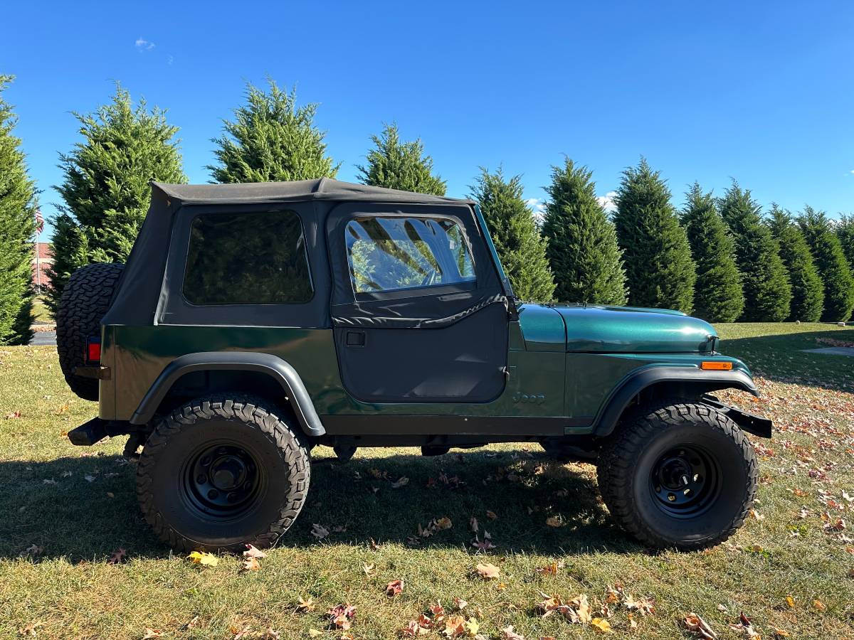 Jeep-Cj-7-1983-8