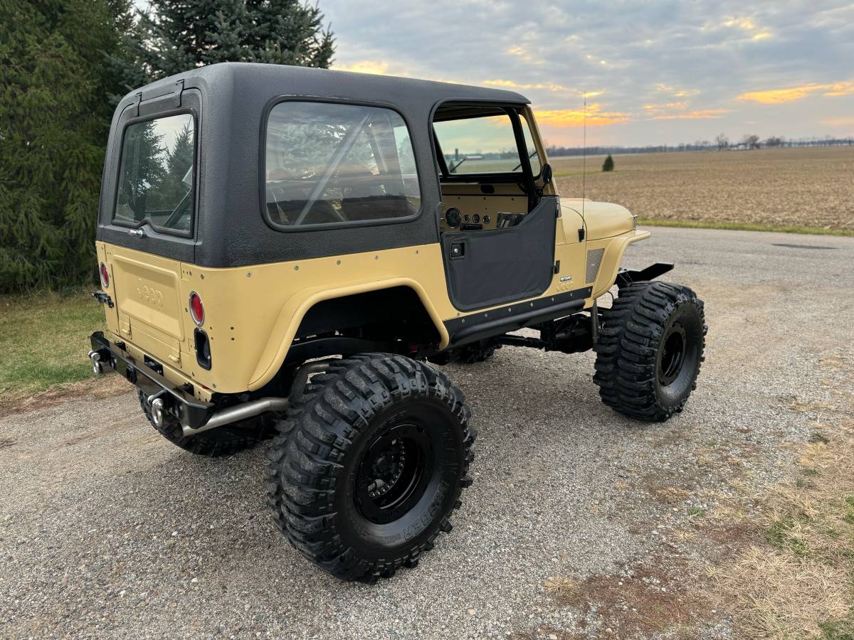 Jeep-Cj-7-1984-2