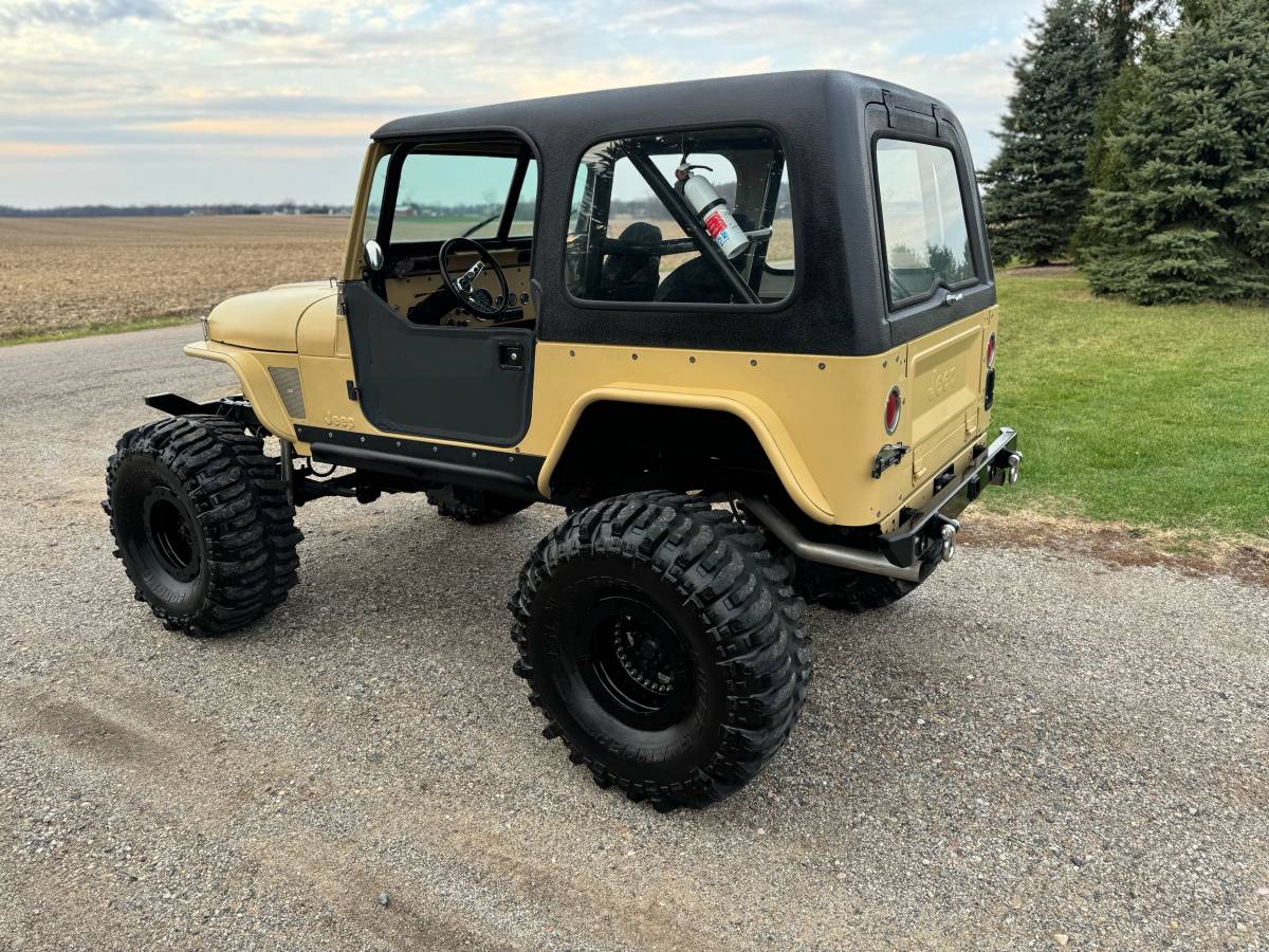 Jeep-Cj-7-1984-3