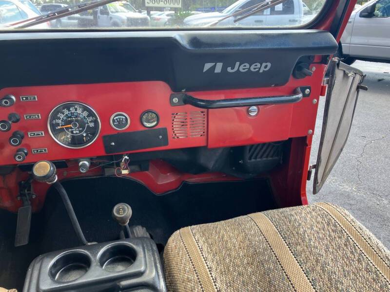 Jeep-Cj-7-open-body-std.-1984-10