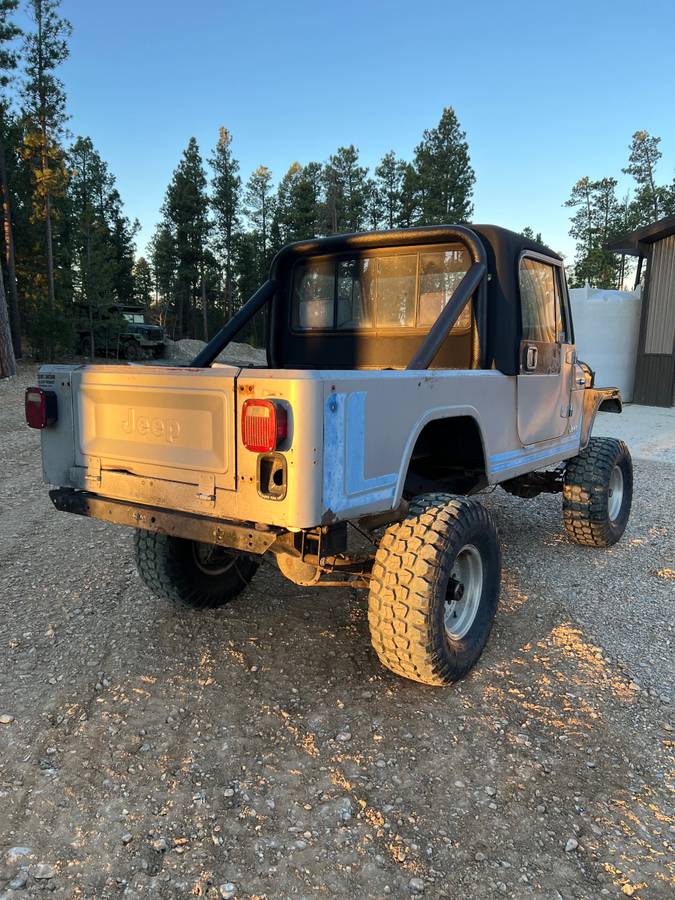 Jeep-Cj8-scrambler-1981-2