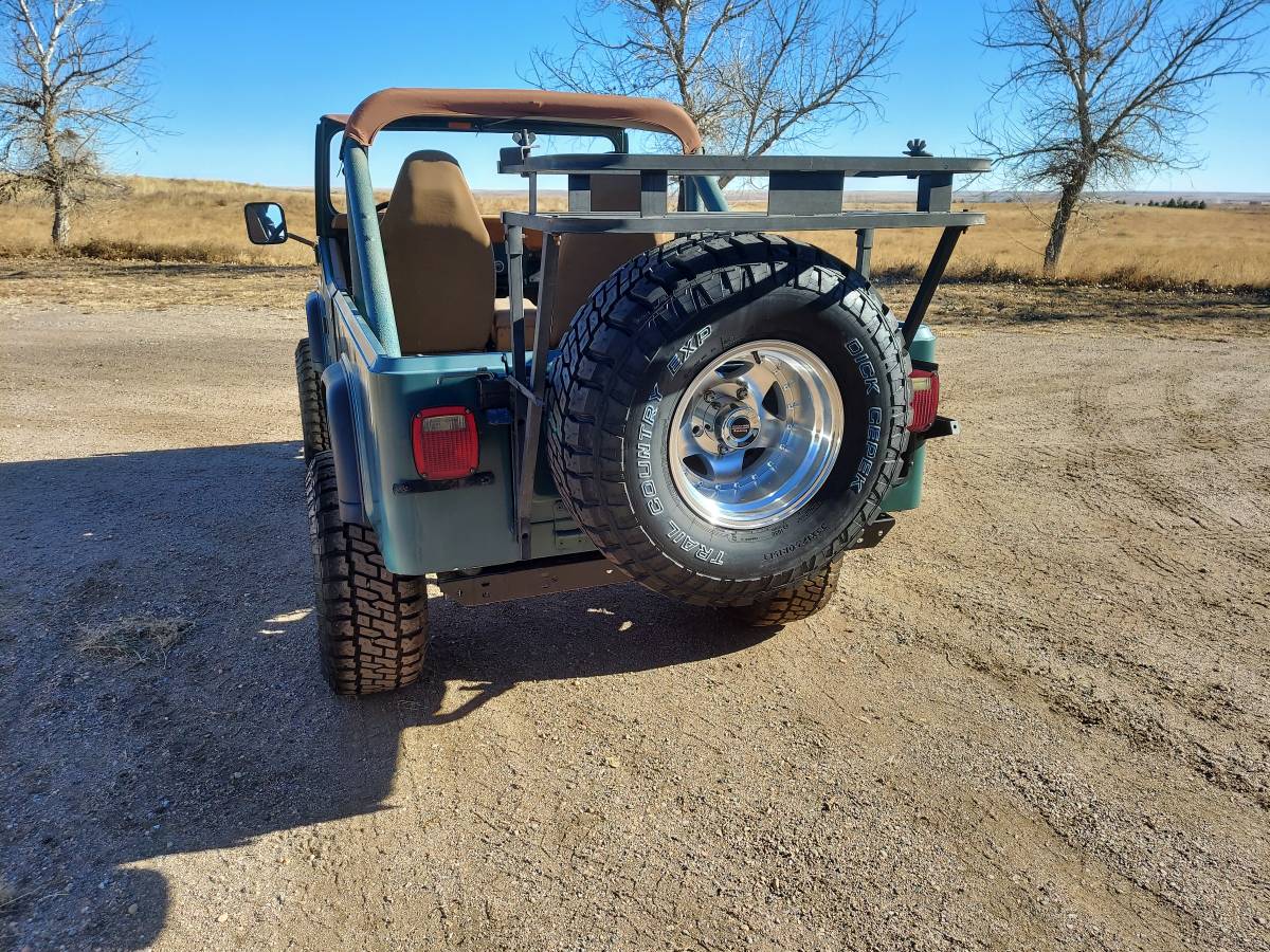 Jeep-Cj8-scrambler-1985-11