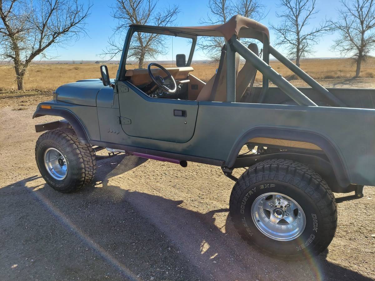 Jeep-Cj8-scrambler-1985-12