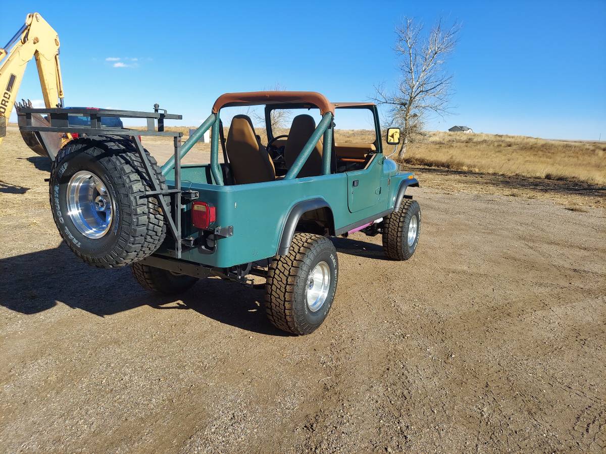 Jeep-Cj8-scrambler-1985-14