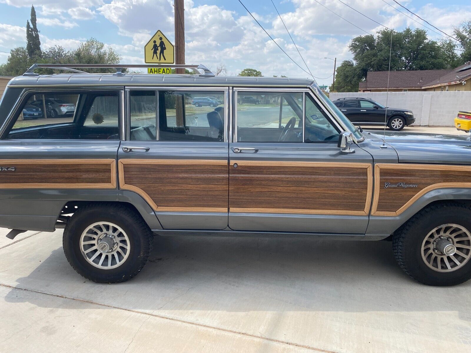 Jeep-Grand-Wagoneer-Break-1988-13