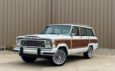 Jeep Grand Wagoneer SUV 1984