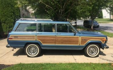 Jeep Grand Wagoneer SUV 1987