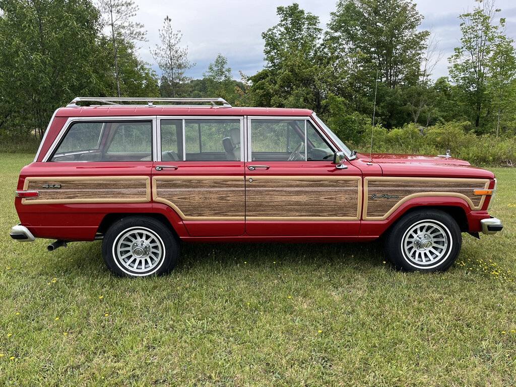 Jeep-Grand-wagoneer-1987-1