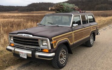 Jeep-Grand-wagoneer-1990