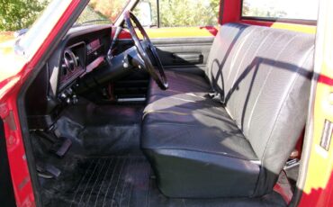 Jeep-J20-Jeep-4X4-Pick-Up-1976-9