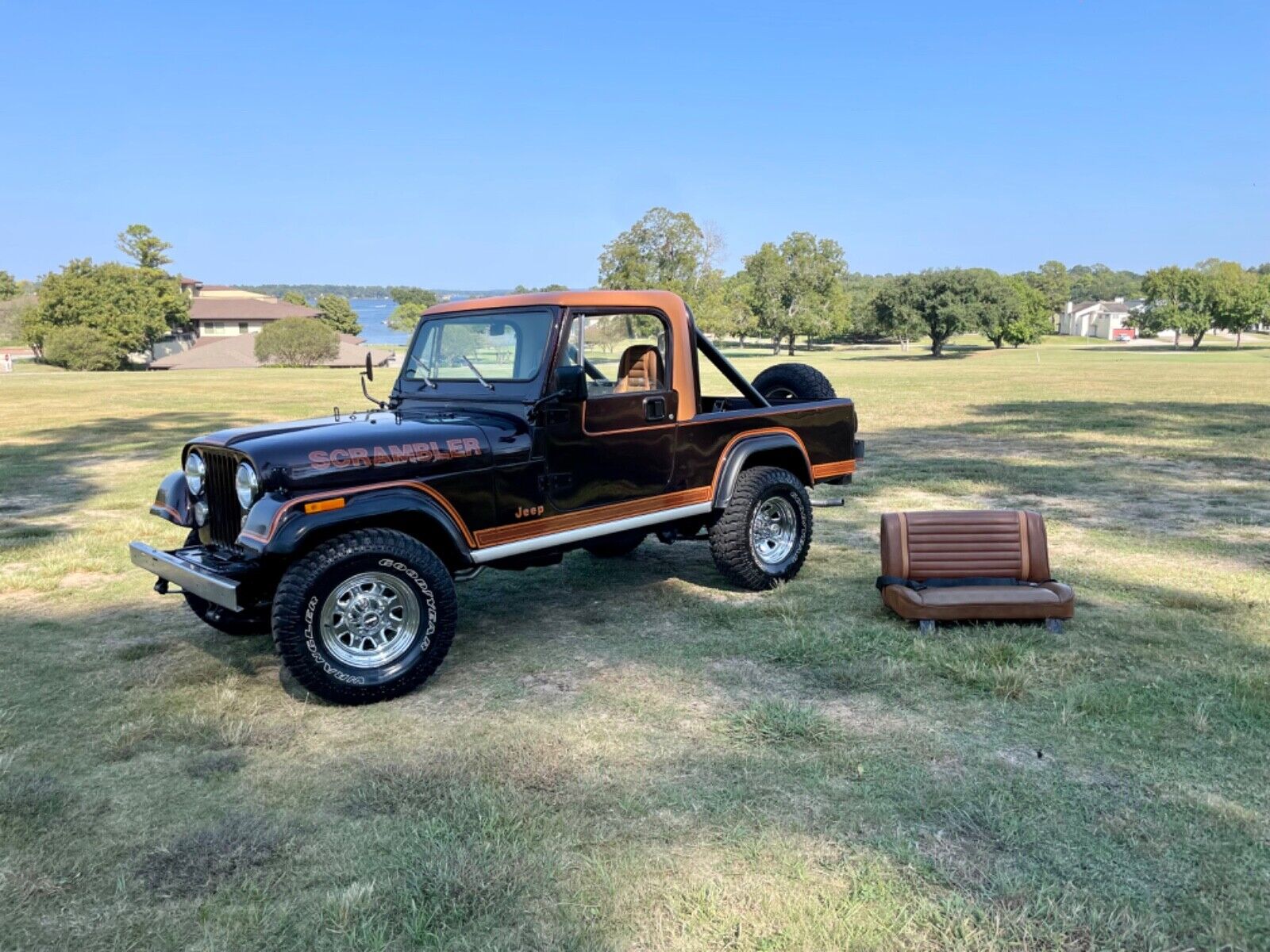 Jeep-Scrambler-1983-2