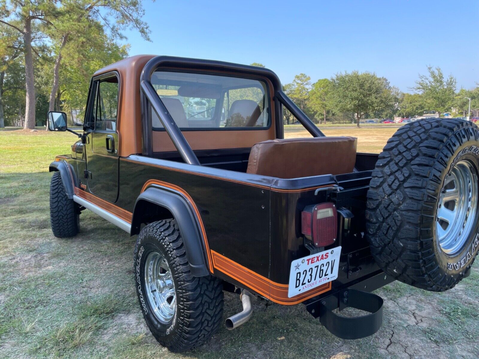 Jeep-Scrambler-1983-34