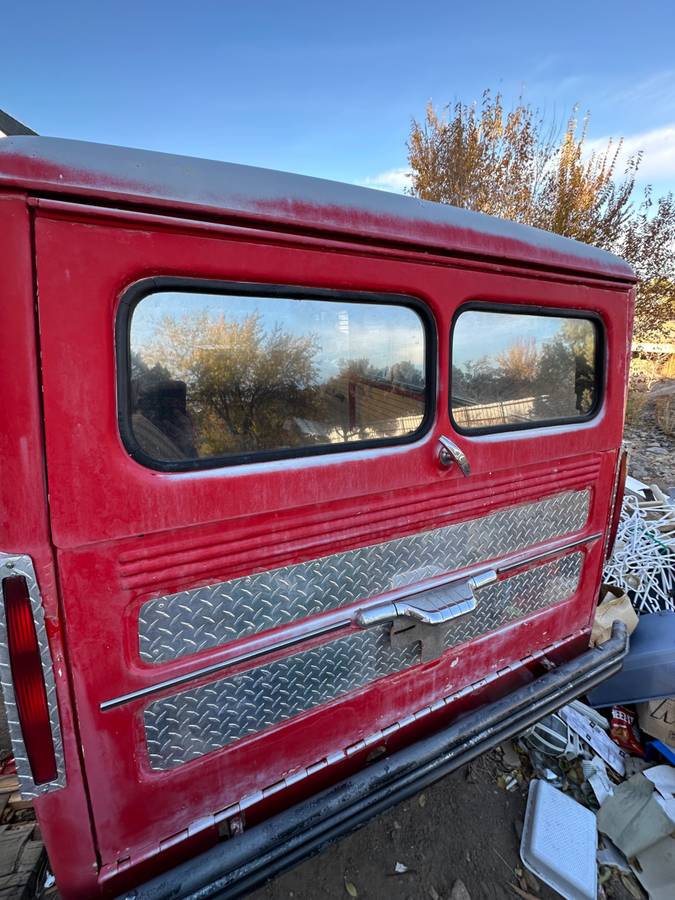 Jeep-Wagoneer-1959-10