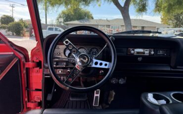 Jeep-Wagoneer-1977-10