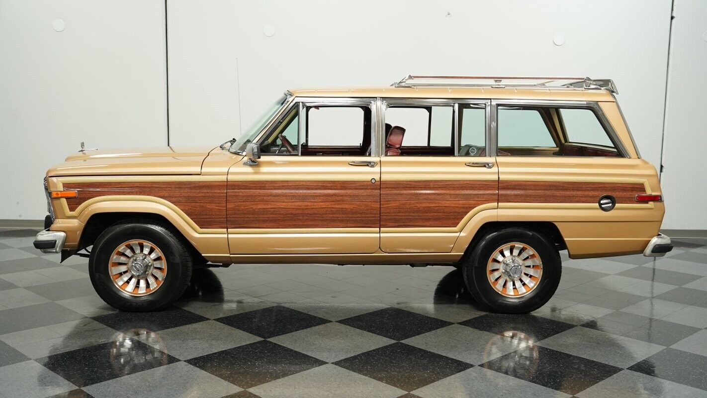 Jeep-Wagoneer-1985-2