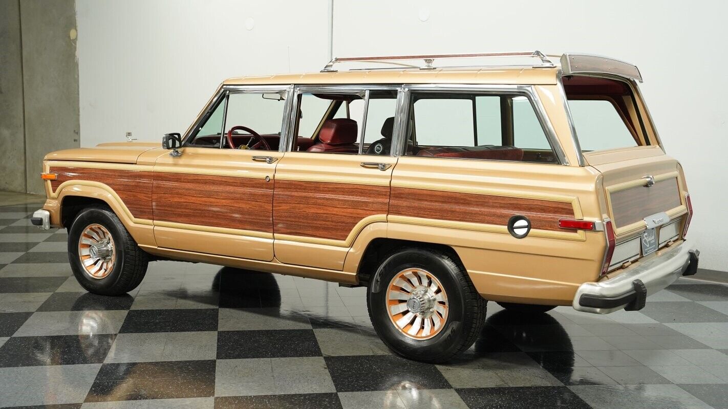 Jeep-Wagoneer-1985-6