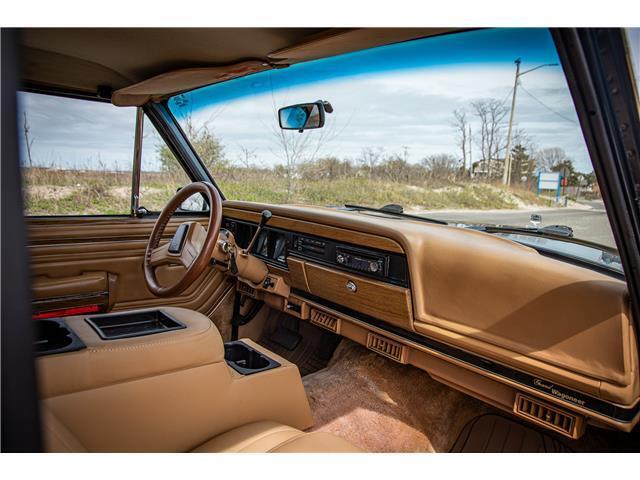 Jeep-Wagoneer-1988-30