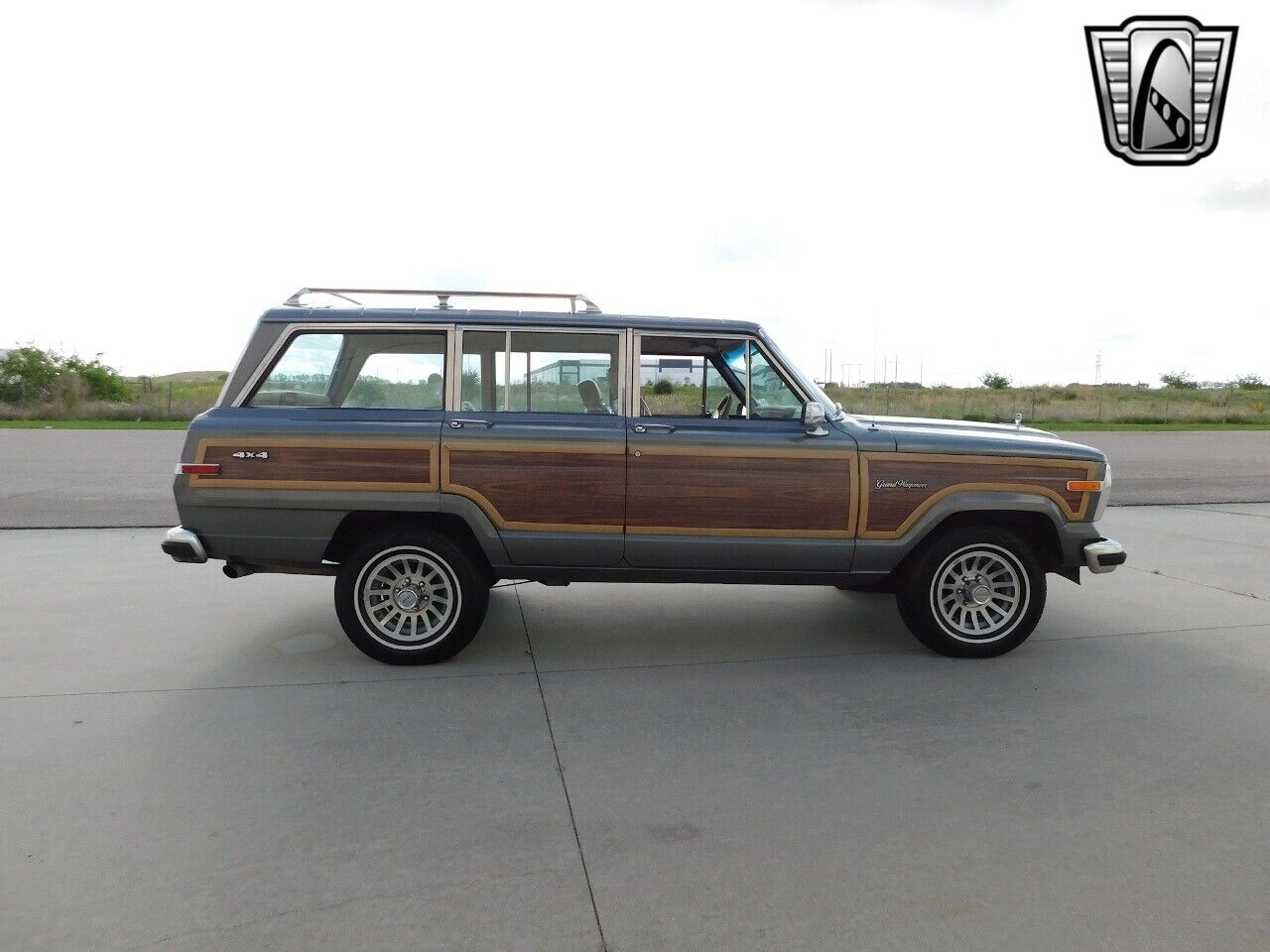 Jeep-Wagoneer-1990-3