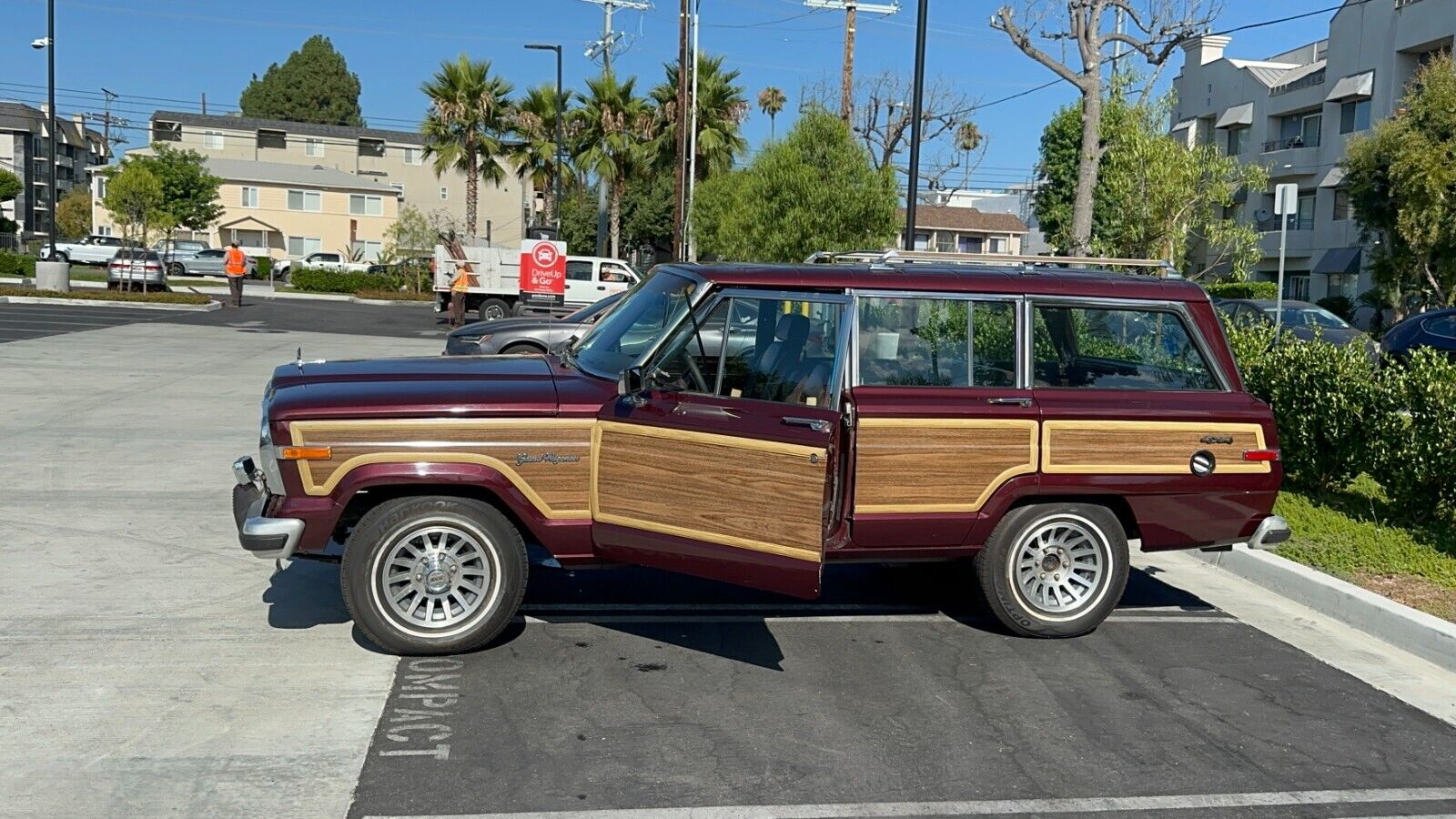 Jeep-Wagoneer-Break-1987-1