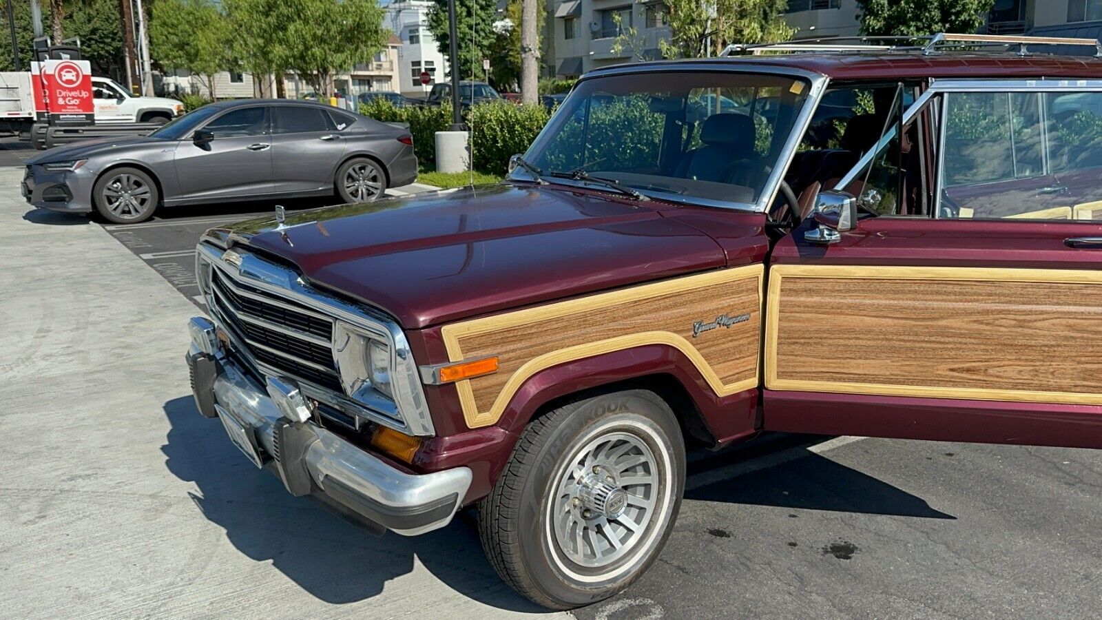 Jeep-Wagoneer-Break-1987-2