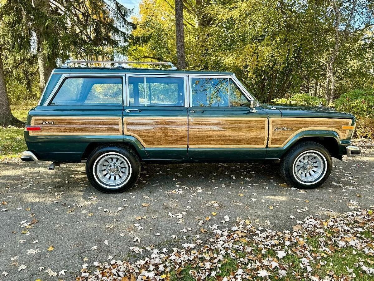 Jeep-Wagoneer-SUV-1984-8