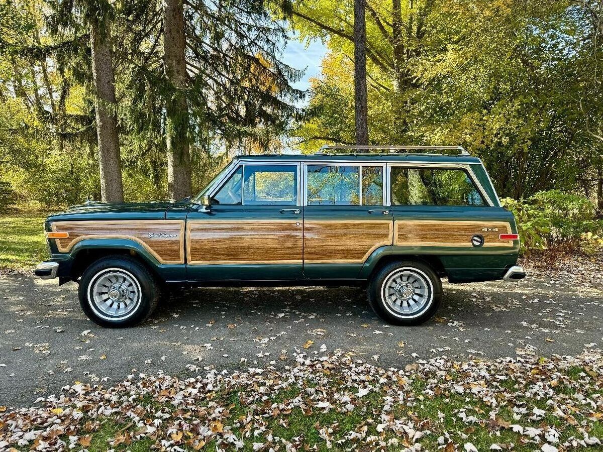 Jeep-Wagoneer-SUV-1984-9