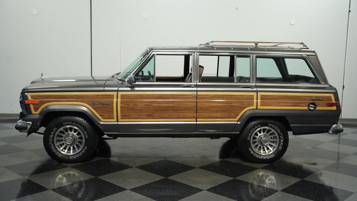 Jeep-Wagoneer-SUV-1989-2