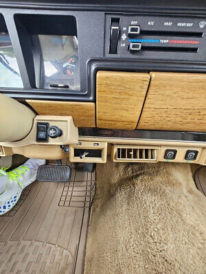 Jeep-Wagoneer-SUV-1991-11