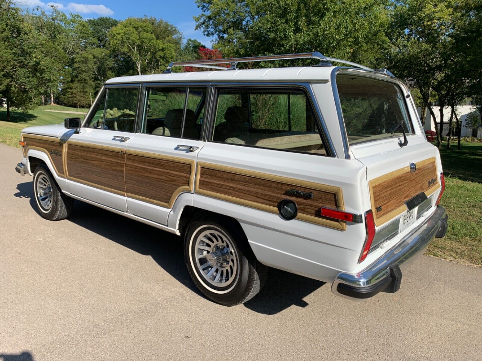 Jeep-Wagoneer-SUV-1991-13