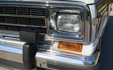 Jeep-Wagoneer-SUV-1991-19