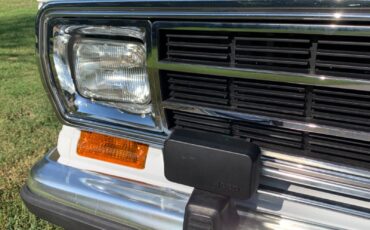 Jeep-Wagoneer-SUV-1991-20