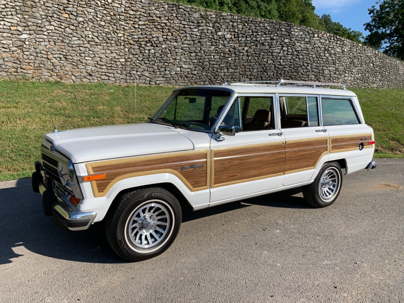 Jeep-Wagoneer-SUV-1991-4