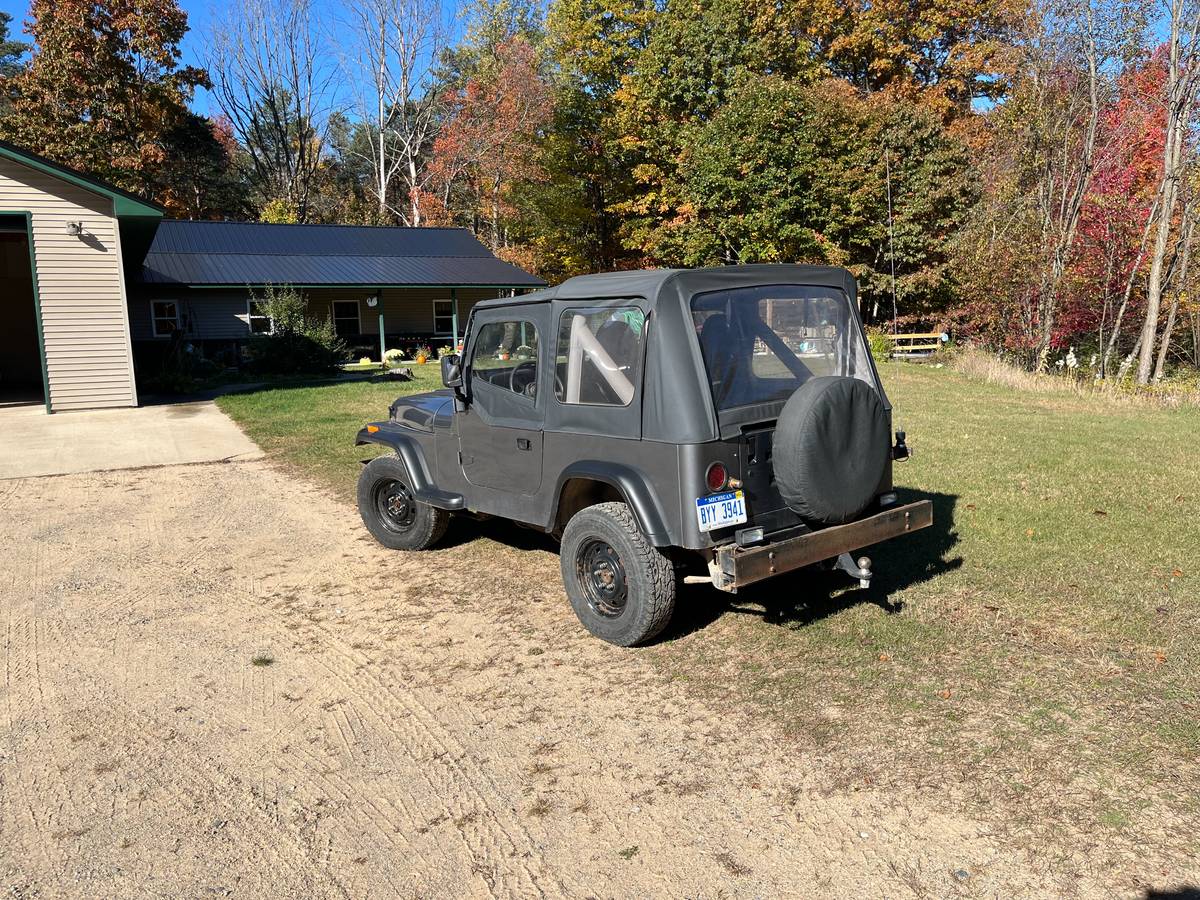 Jeep-Wrangler-1988-3