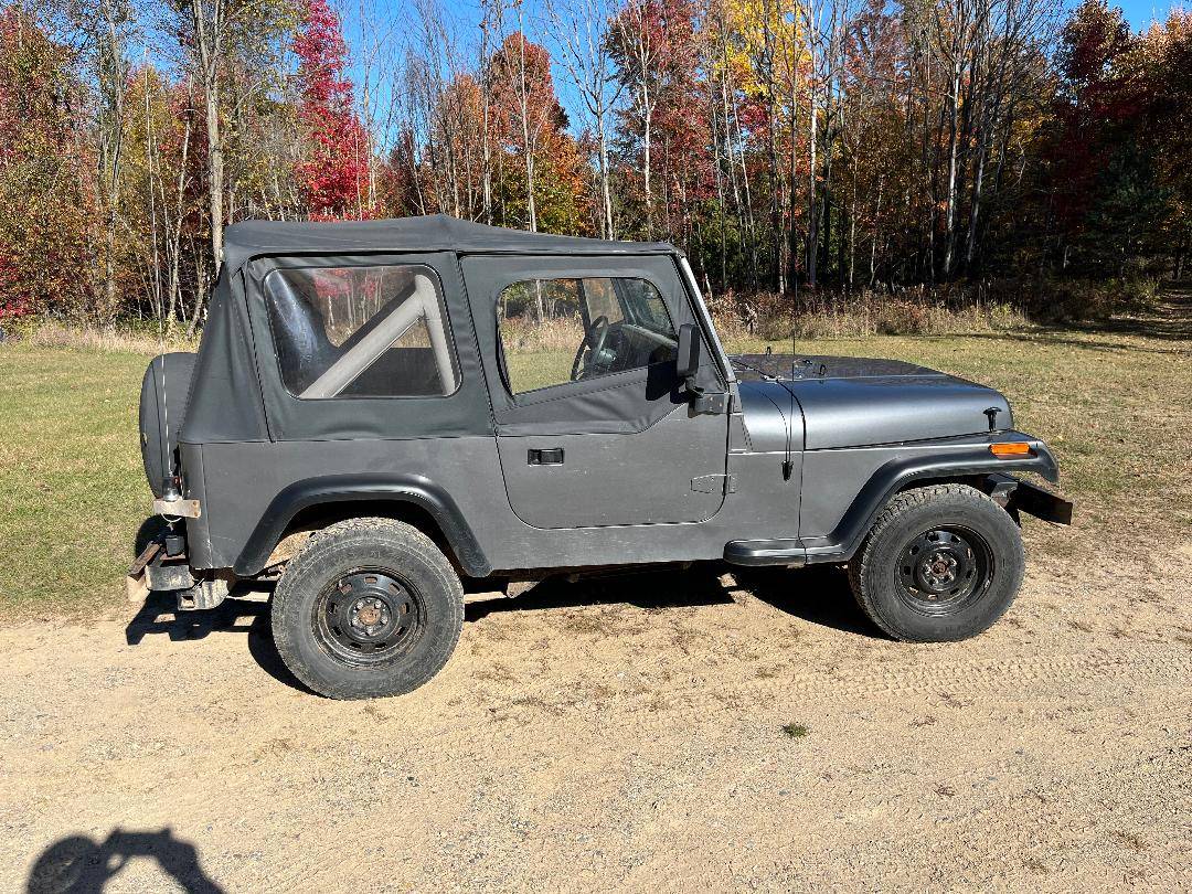 Jeep-Wrangler-1988-4