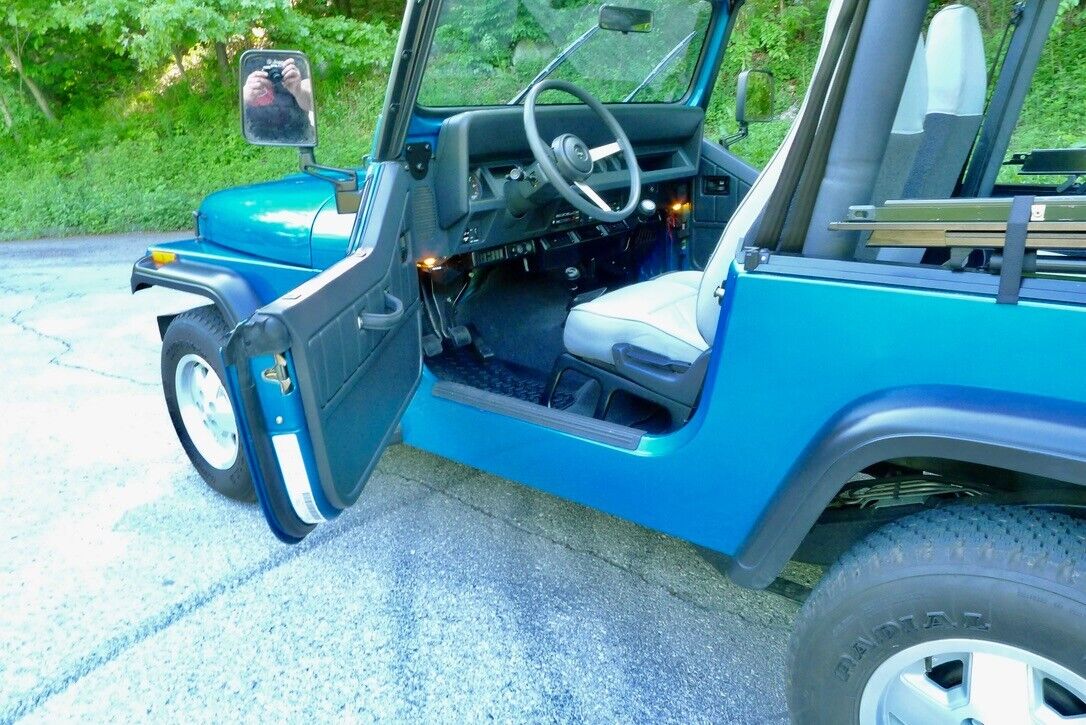 Jeep-Wrangler-1993-21