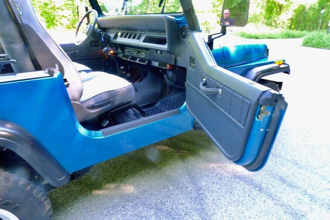 Jeep-Wrangler-1993-24