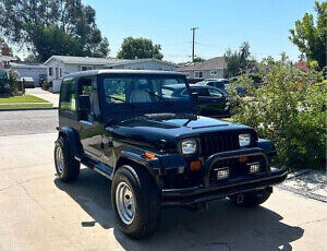 Jeep-Wrangler-SUV-1995-2