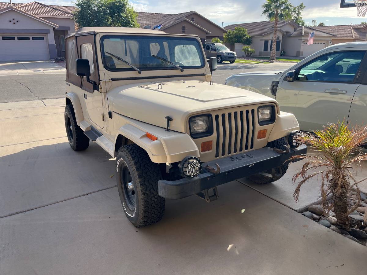 Jeep-Wrangler-sahara-1986