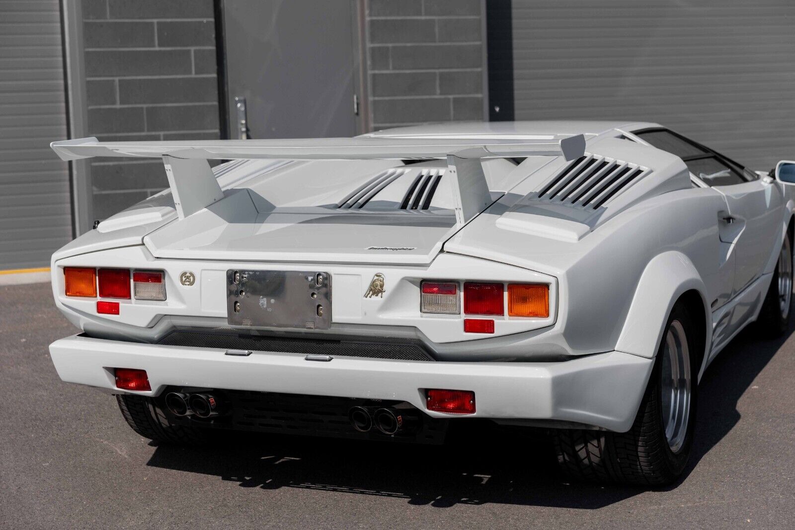 Lamborghini-Countach-Coupe-1989-14