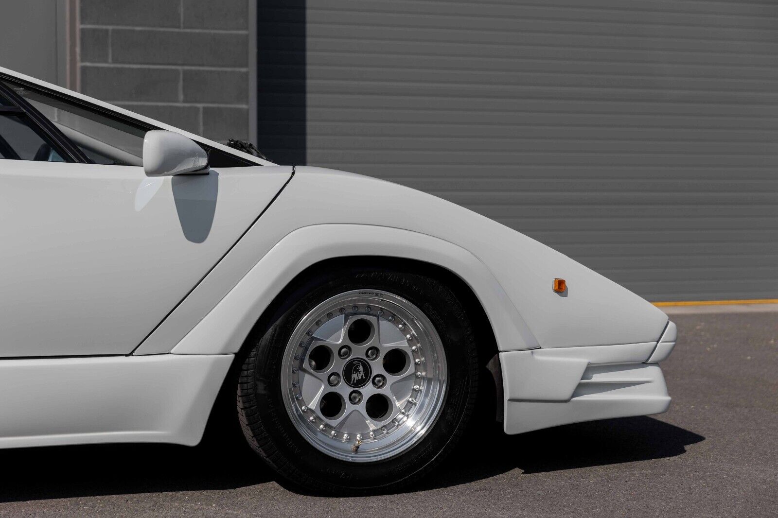 Lamborghini-Countach-Coupe-1989-17