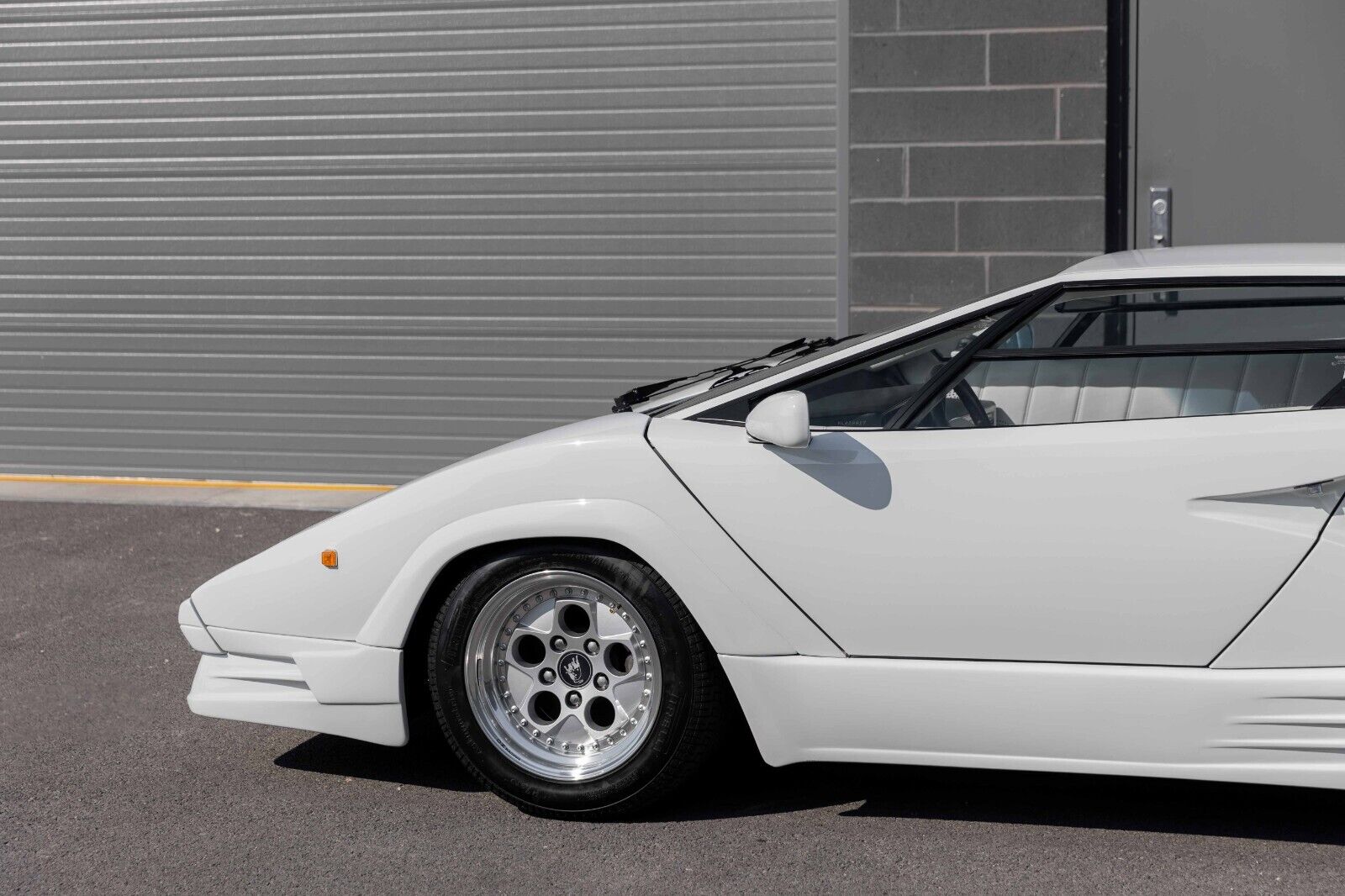 Lamborghini-Countach-Coupe-1989-18